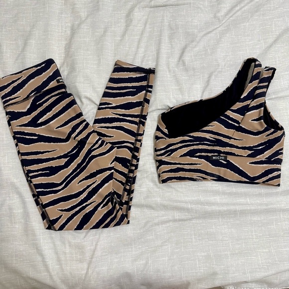 Michi 2 Piece SET Luxury Athletic Tiger Print Legging and Tigress Bra Sz S/M - Picture 5 of 15